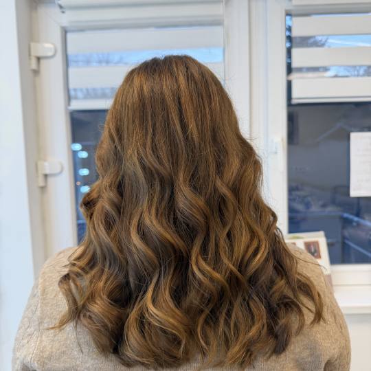 Mo-star-s 5 #beograd Feniranje i stilizovanje Feniranje na talase - kosa srednje dužine