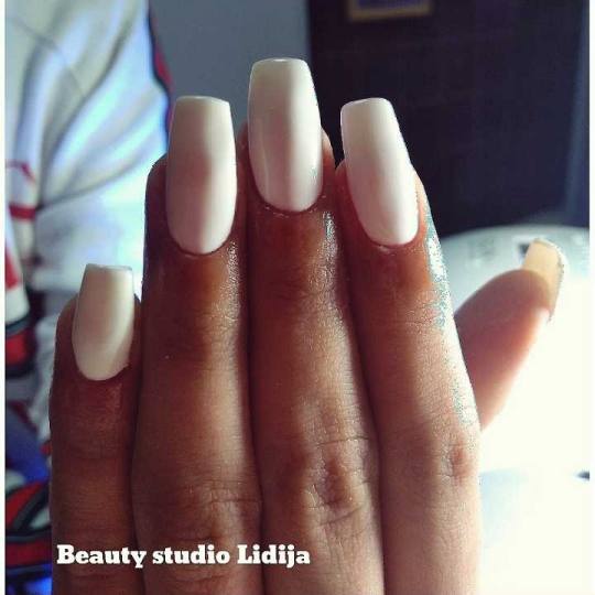 Beauty studio Lidija #beograd Izlivanje noktiju