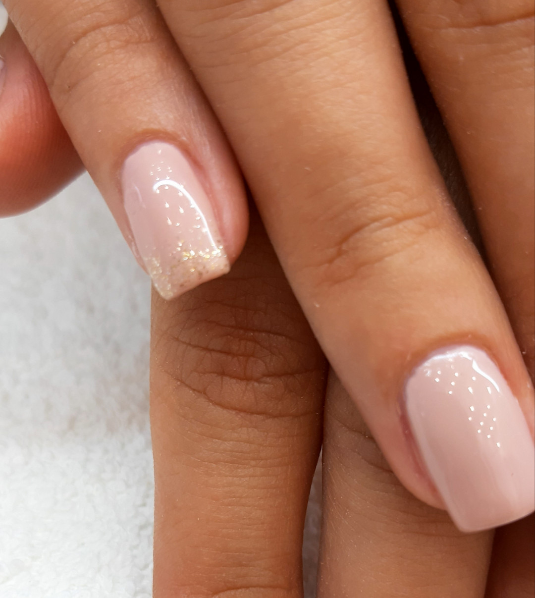 Albina Unisex Studio Lepote #temerin Gel lak Gel lak, ruber baza- ruke i mini manikir (bez skidanja tuđeg materijala)
