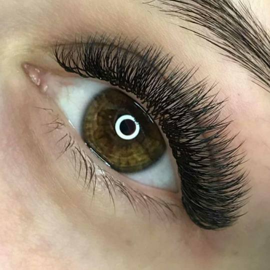 Kristal Sun #novisad Nadogradnja trepavica Soft volumen trepavice ? Nadogradnja svilenih trepavica -