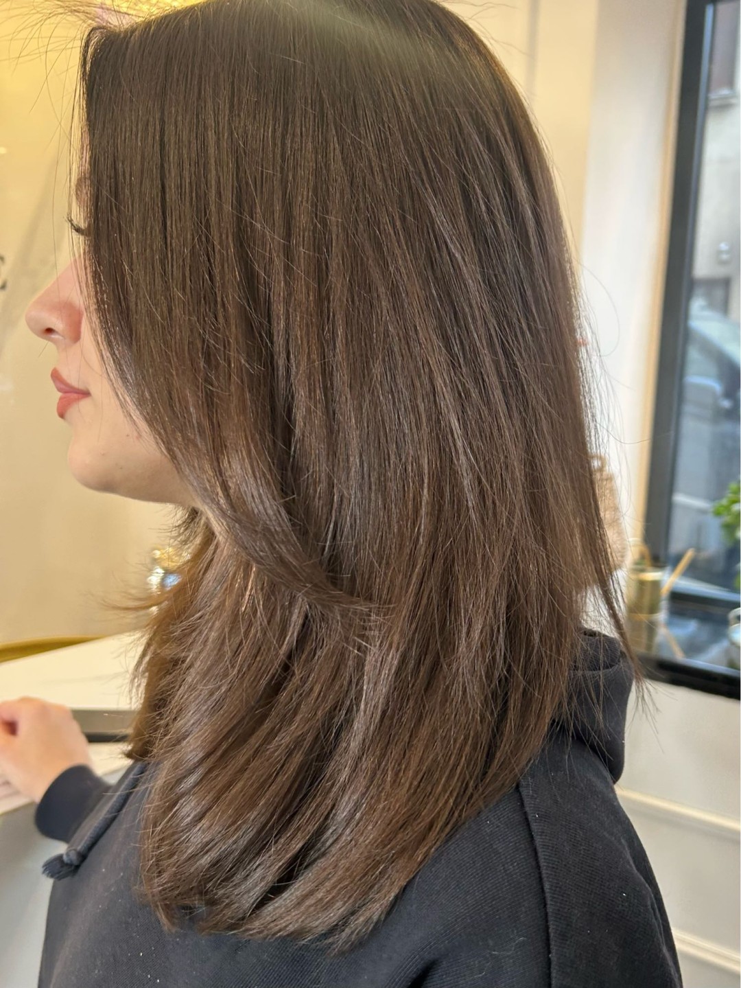 Esthetique Privé #beograd Žensko šišanje Žensko šišanje + feniranje - kosa srednje dužine