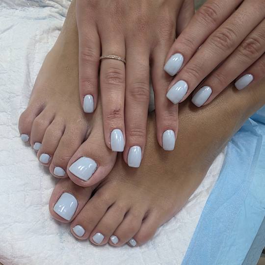 Gospođica Draga #novisad Manikir Manikir + pedikir + gel lak