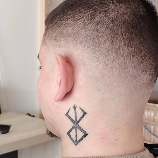 Ošiš #beograd Muško šišanje Muško šišanje - fade Muški frizeri