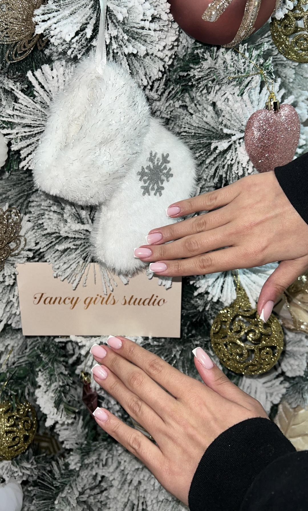 Korekcija izlivanja / ojačavanja noktiju gelom - S dužina - Fancy Girls, Beograd Korekcija noktiju Nokti Korekcija noktiju, Beograd, Vukov spomenik, Đeram