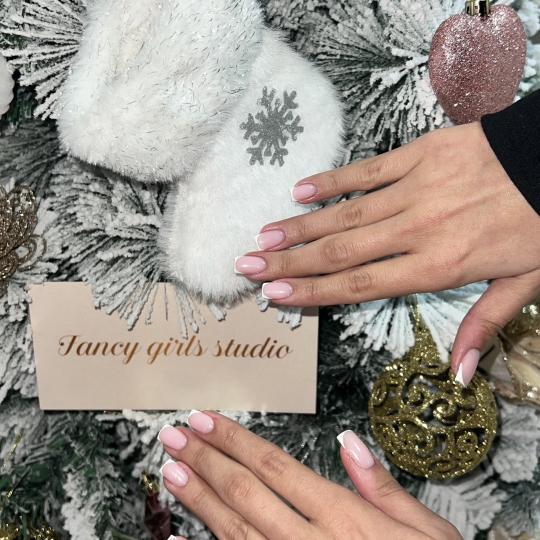 Fancy Girls #beograd Korekcija noktiju Korekcija izlivanja / ojačavanja noktiju gelom - S dužina