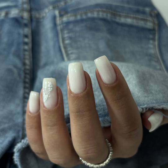 Beauty Code by Nela #novisad Izlivanje noktiju Izlivanje noktiju gelom - S dužina