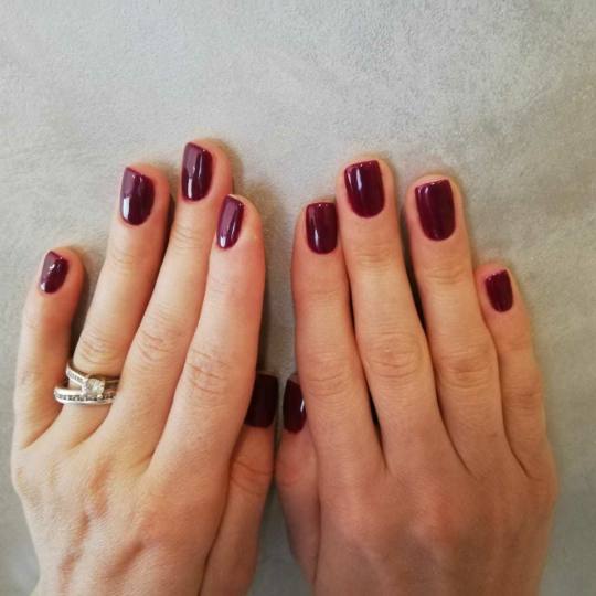 Bibi beauty centar #beograd Gel lak Gel lak - ruke u potpuno sterilnim uslovima zakazite gel lak u s