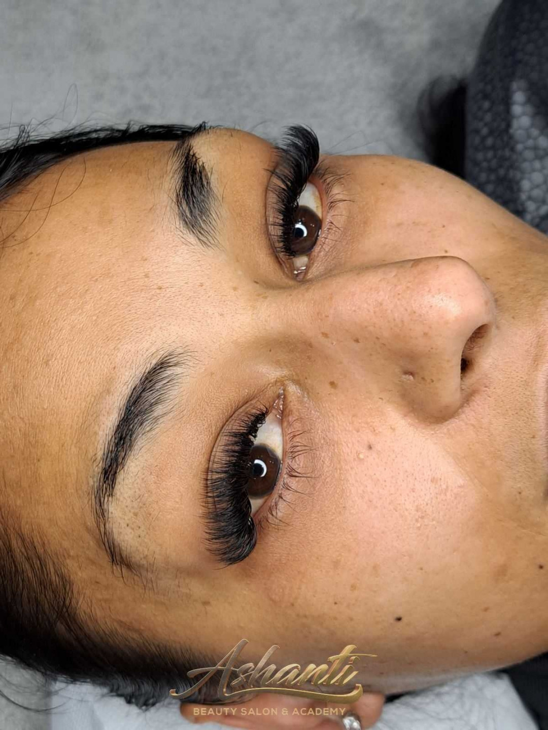 Ashanti Beauty Salon & Academy #beograd Nadogradnja trepavica Nadogradnja svilenih trepavica - mix metoda