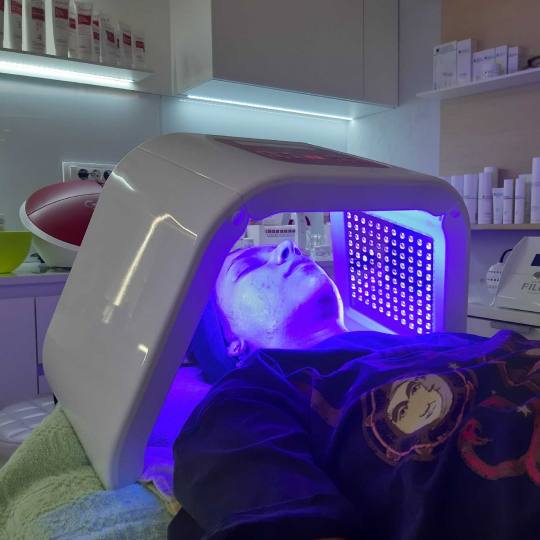 Iris + #beograd Tretman lica Higijenski tretman lica - za problematičnu kožu Led lampa - za proble