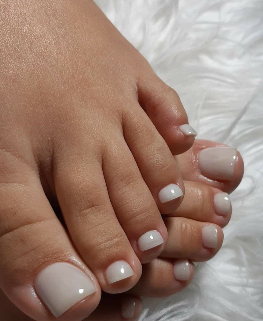 Mina - Višnjička 47A #beograd Estetski pedikir Estetski pedikir + gel lak