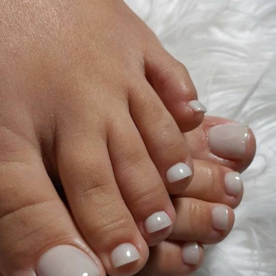 Mina - Višnjička 47A #beograd Estetski pedikir Estetski pedikir + gel lak