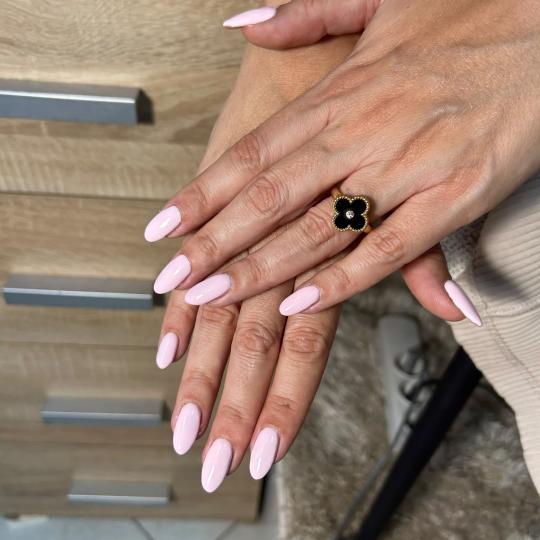 Shishi beauty studio #beograd Ojačavanje noktiju Korekcija ojačavanja noktiju gelom L dužina + sp