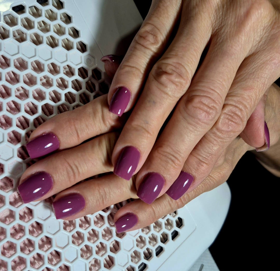 Krispy tattoo & nails #beograd Korekcija noktiju Korekcija noktiju - M dužina