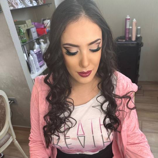 Bibi beauty centar #beograd Make-up / šminkanje Profesionalno šminkanje + veštačke trepavice #sm