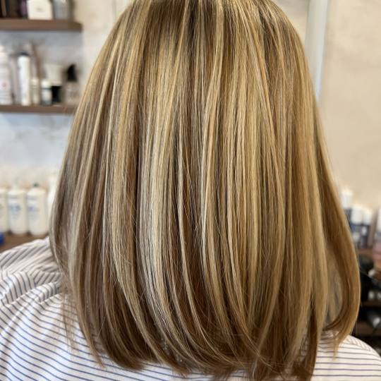Rakelita Hair #beograd Žensko šišanje Žensko šišanje - kosa srednje dužine dobro ošišana ko