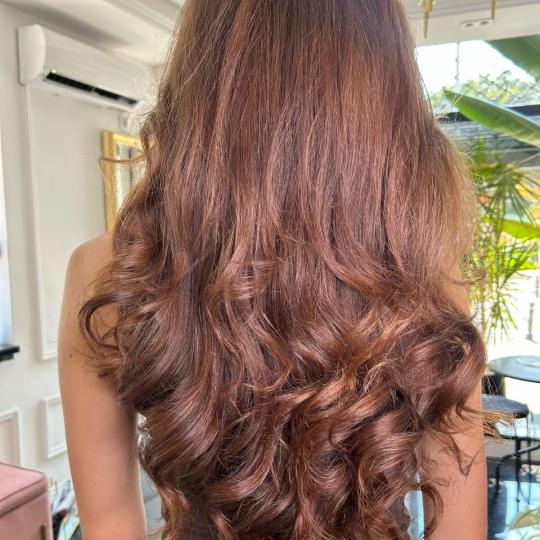 Esthetique Privé #beograd Nega i ojačavanje kose Black Caviar tretman + talasi na presu