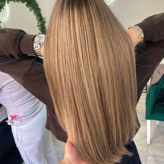 Atelje Glossy Hair #beograd Pramenovi Pramenovi na foliju - duga kosa