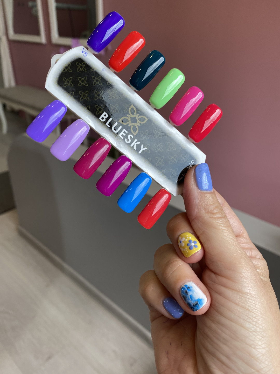 Moja Beograđanka #beograd Manikir Manikir + gel lak - CND / Shellac