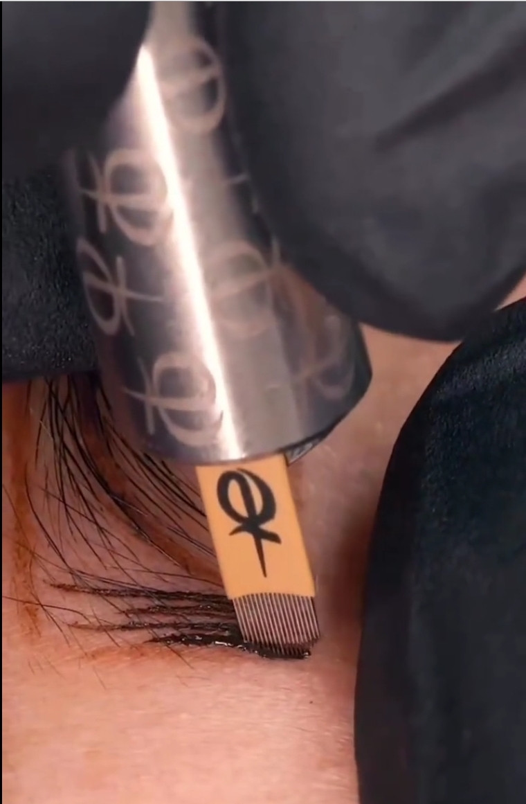 Esthetique Privé #beograd Obrve Trajna šminka obrva - PHI BROWS MICROBLADING