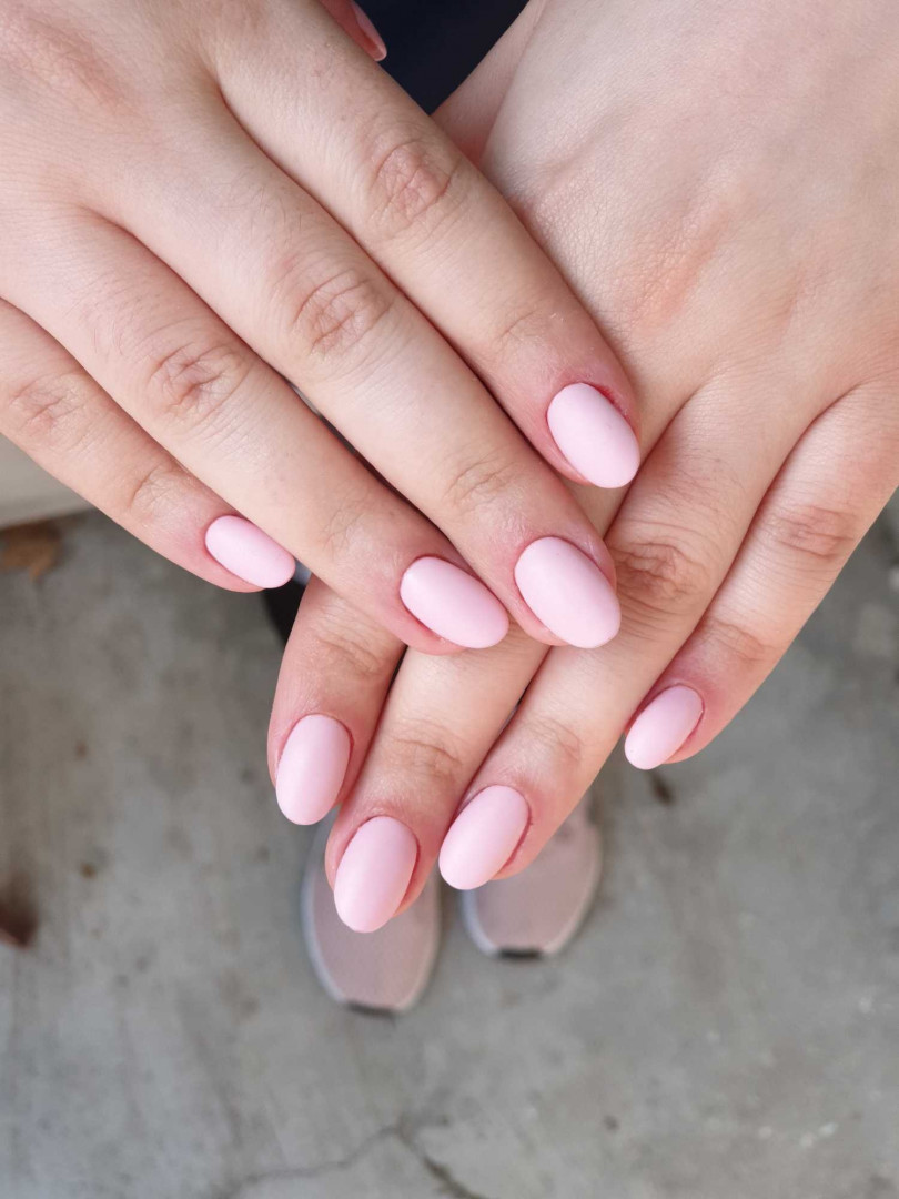 Nail Studio Kućica #beograd Izlivanje noktiju Izlivanje noktiju gelom + aparaturni manikir - kratki nokti