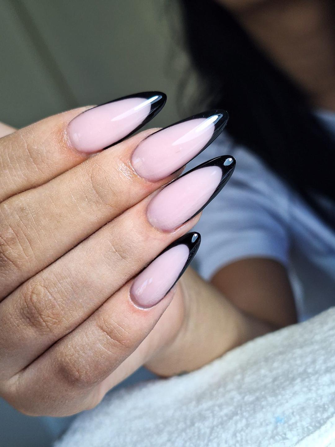 Korekcija noktiju - L dužina - Evels Beauty, Niš Korekcija noktiju Nokti Korekcija noktiju, Niš, Medijana