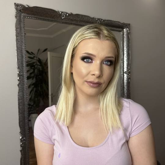 Ena beauty studio #nis Make-up / šminkanje Profesionalno šminkanje + veštačke trepavice