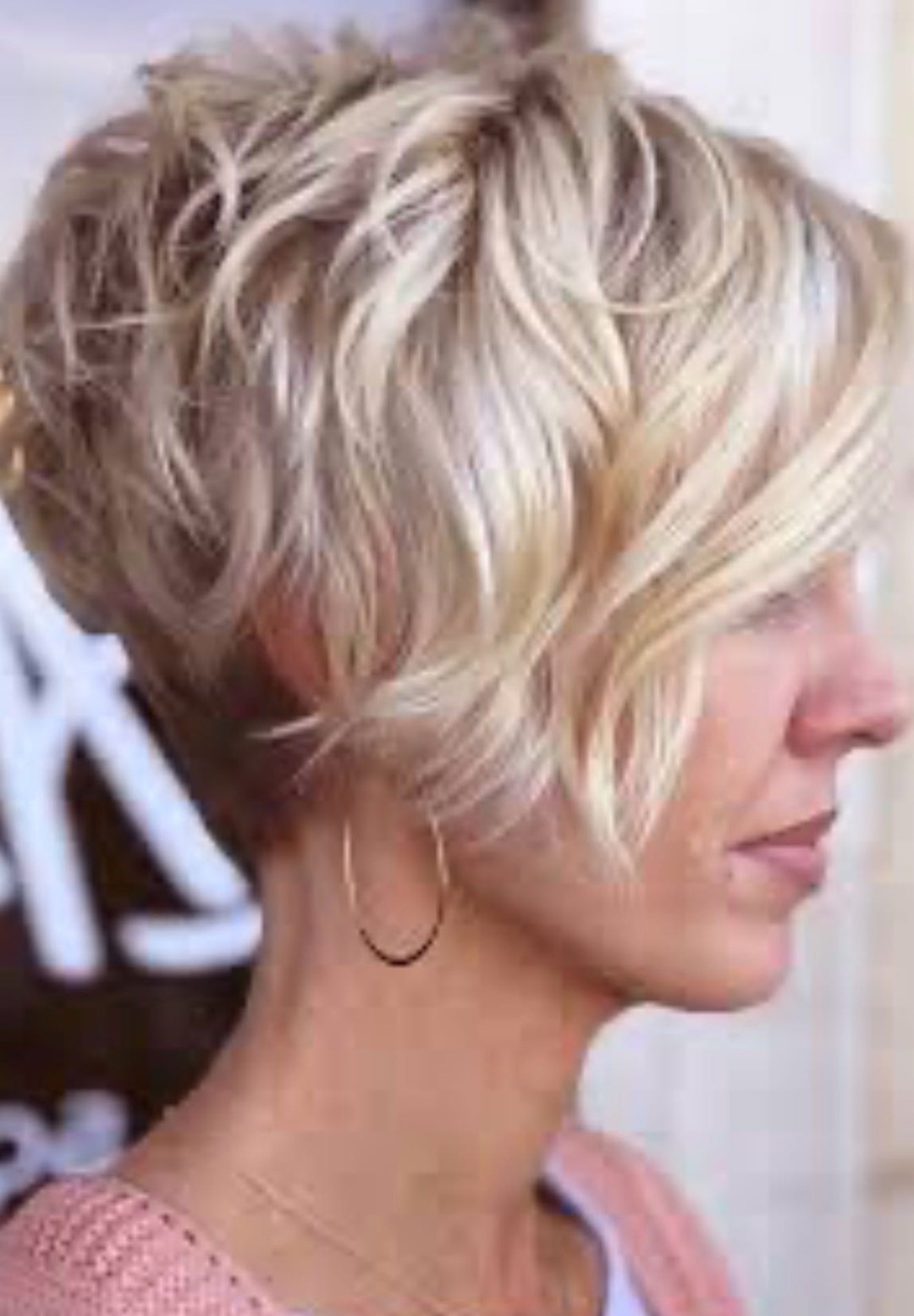 Ošiš #beograd Žensko šišanje Žensko šišanje + feniranje - kratka kosa