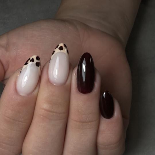 Elle beauty center #novisad Izlivanje noktiju Korekcija izlivanja noktiju - L dužina