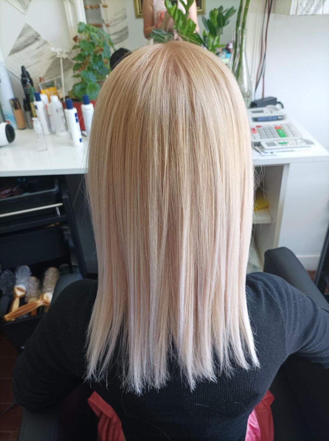 Shiny Look Gordina #nis Keratinski tretmani Keratinsko ispravljanje kose - tanka kosa srednje dužine