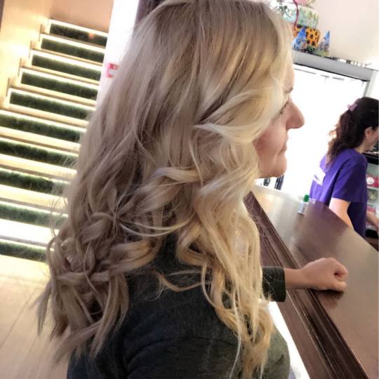 Bibi beauty centar #beograd Feniranje i stilizovanje Feniranje na ravno / lokne - duga kosa Opustene