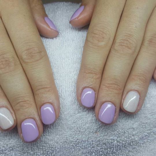 BB Studio #beograd Gel lak gel lak Gel lak + manikir - ruke Lak koji se ne krza, ne ljušti, traje o
