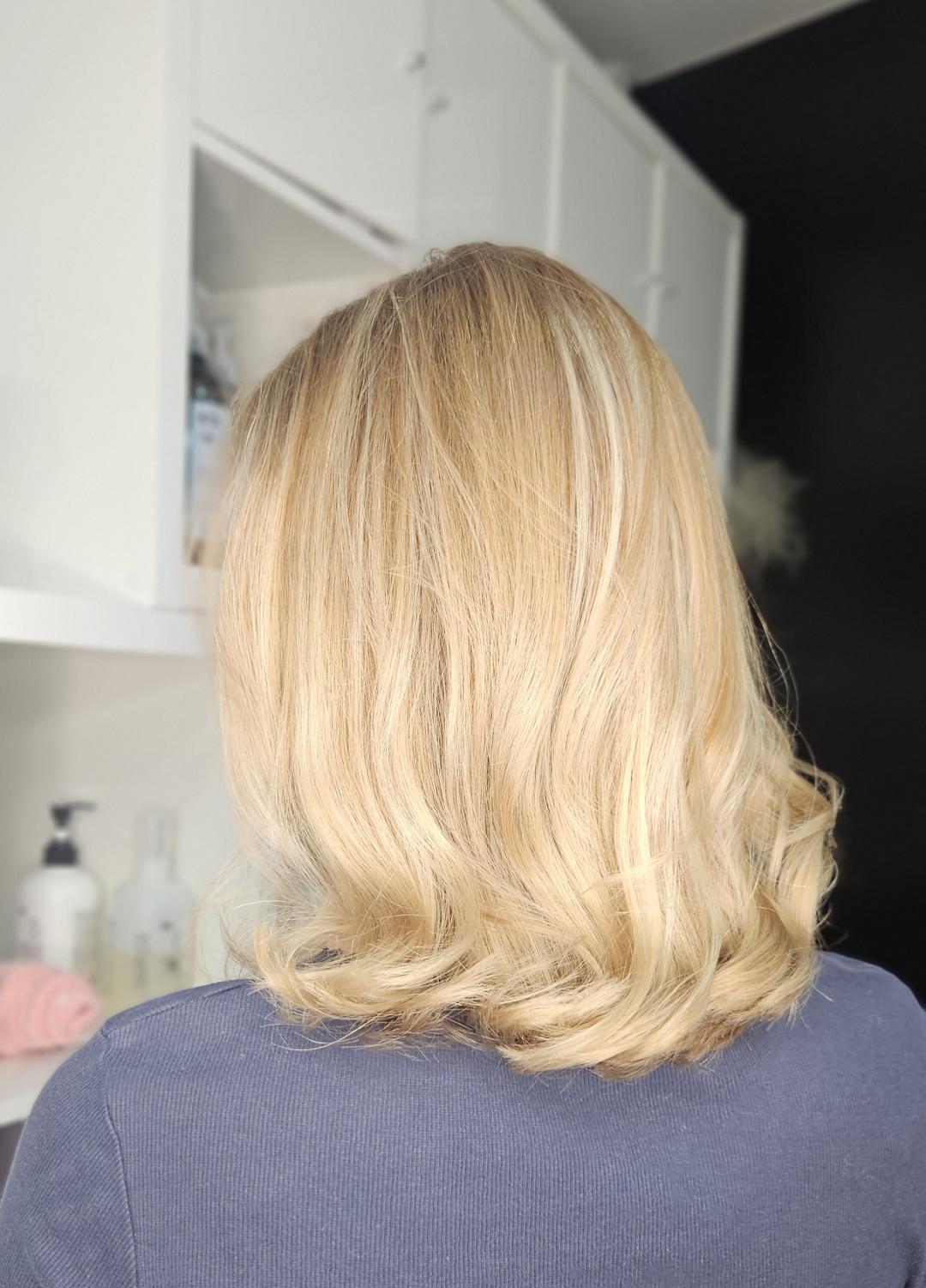 Babylights / Airtouch - kosa malo preko ramena - Butik Lepote, Beograd Ombre, sombre, balayage Frizerski saloni Ombre, sombre, balayage, Beograd, Vukov spomenik, Đeram