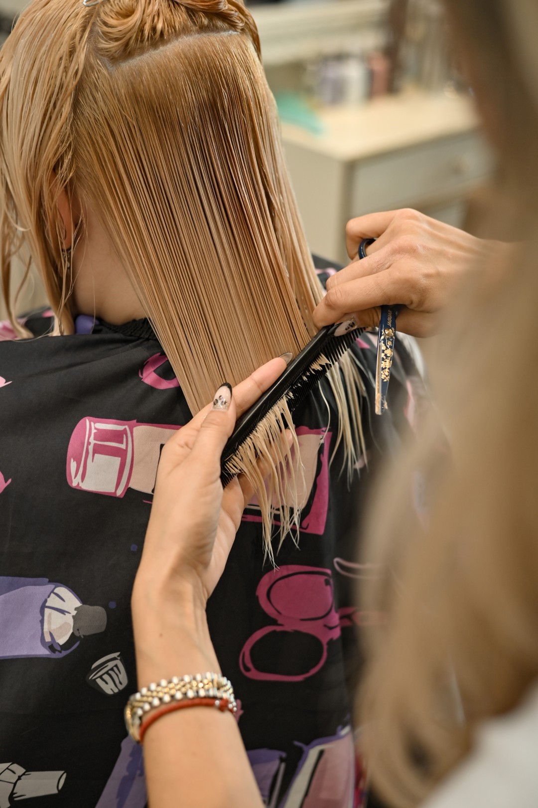 Orient Beauty and Spa #beograd Žensko šišanje Žensko šišanje + feniranje - kosa srednje dužine
