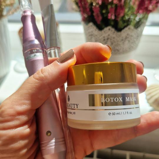 Glow Holistic Studio #beograd Dermaroler i dermapen Dermapen microneedling tretman lica Sa dermapen 