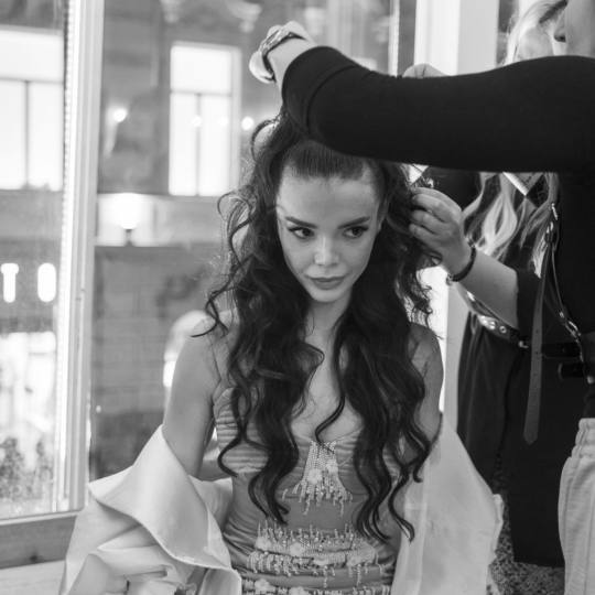 Amaya BeautyConcept #beograd Svečane i frizure za svadbu Svečana frizura - ekstra duga kosa Ovo su