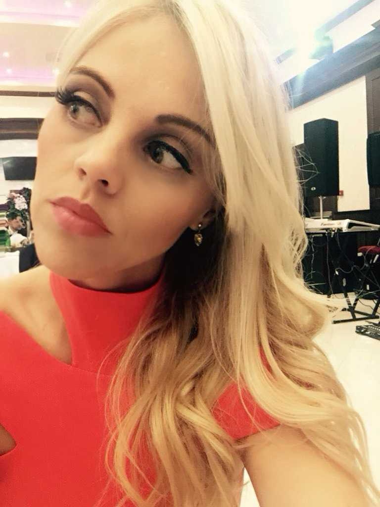 Bibi beauty centar #beograd Farbanje kose Farbanje cele dužine - kosa srednje dužine