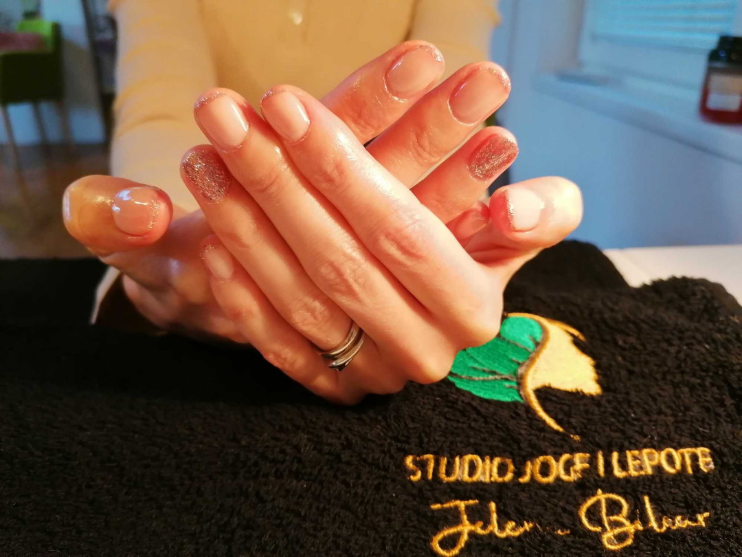 Studio joge i lepote Jelena Bilcar #beograd Tretmani ruku Manikir + gel lak