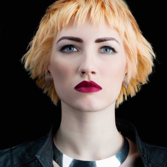 Aleksandar Team #beograd Blajhanje kose Blajhanje + preliv + olaplex zaštita - kratka kosa