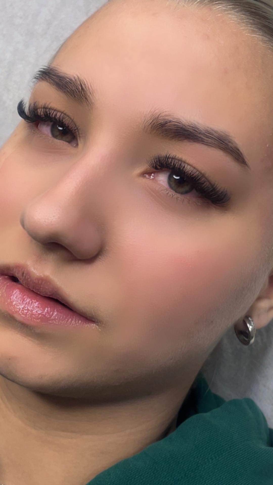 Blinka Beauty Studio #nis Nadogradnja trepavica Nadogradnja svilenih trepavica - hibrid