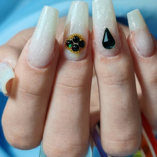SM Beauty studio #nis Izlivanje noktiju Izlivanje noktiju gelom /dual tipse - L dužina