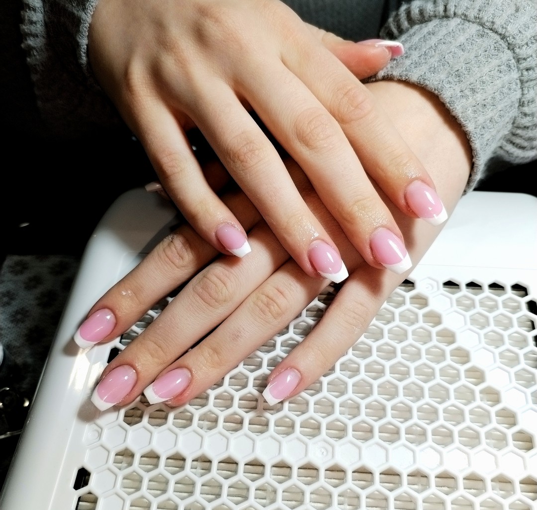 Krispy tattoo & nails #beograd Izlivanje noktiju Izlivanje noktiju gelom - M dužina