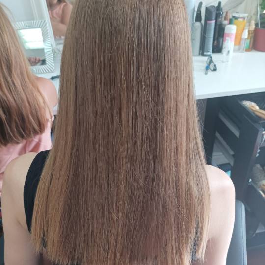 Shiny Look Gordina #nis Keratinski tretmani Keratinsko ispravljanje kose - tanka kosa srednje dužin