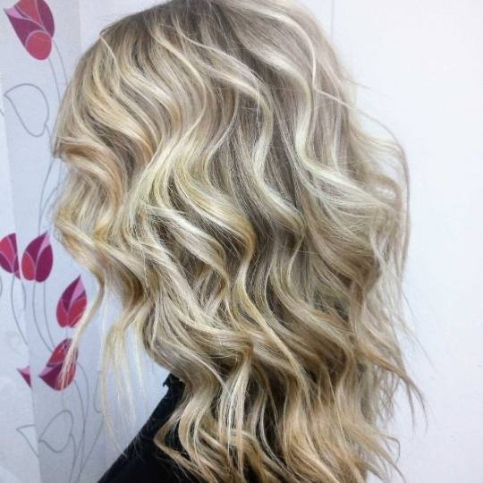 Hairrific #novisad Feniranje i stilizovanje Feniranje na lokne - kosa srednje dužine / ekstra gusta