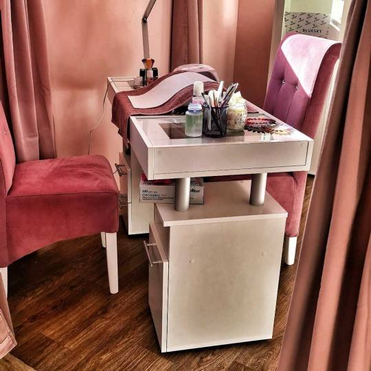 Bibi beauty centar #beograd Manikir Manikir + lakiranje noktiju