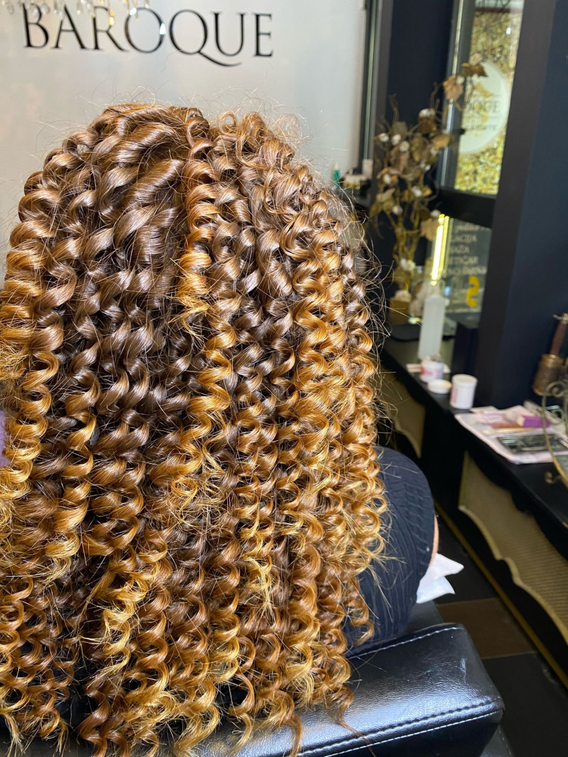 Baroque #beograd Uvijanje, lokne i talasi Afro lokne - paž