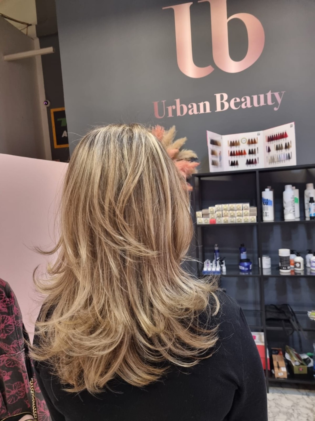 Urban beauty #beograd Pramenovi Pramenovi na foliju/Balayage /Ombre/ Sombre + preliv - duga kosa (kosa do lopatice)