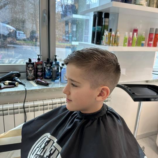 aBeauty Salon Lepote #beograd Muško šišanje TAPER FADE Kod nas i najmlađi uživaju💇🏻🥰