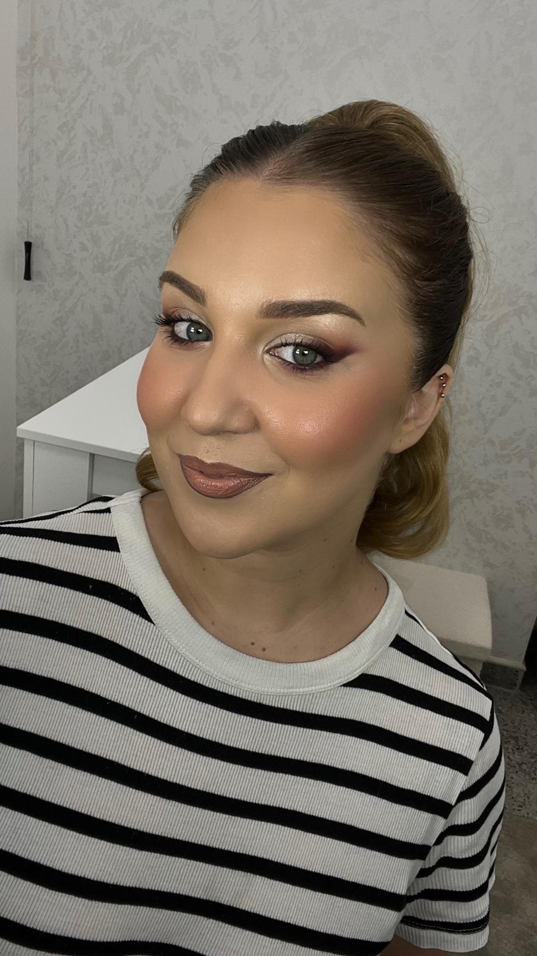 Profesionalno šminkanje + veštačke trepavice - Artist Alex Studio, Niš Make-up / šminkanje Lice Make-up / šminkanje, Niš, Medijana
