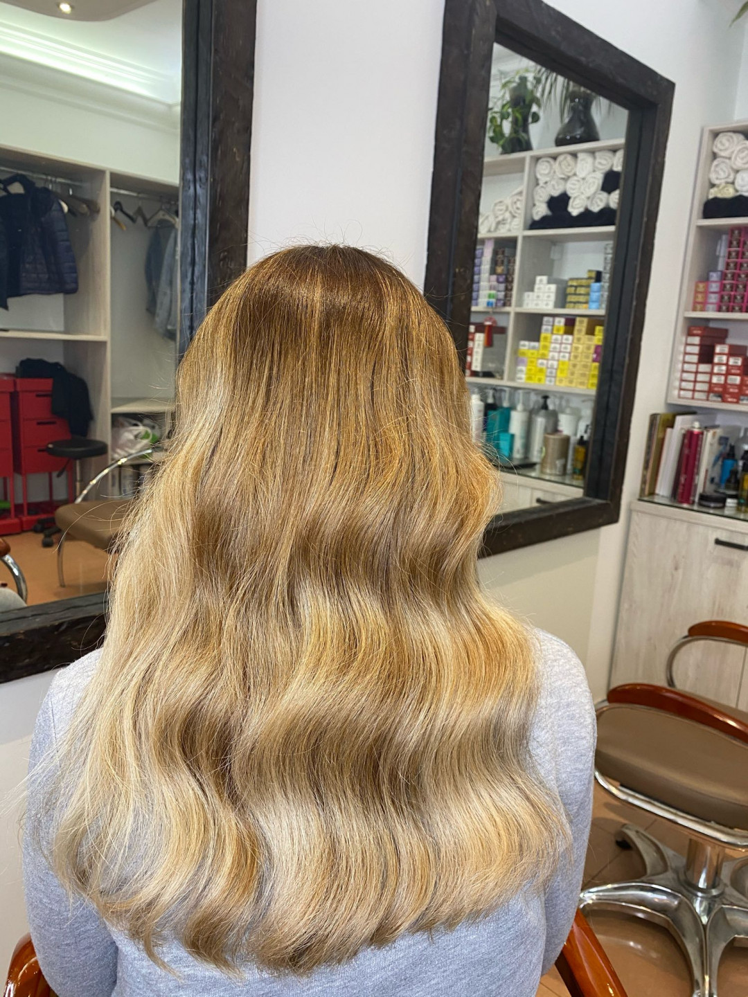 Balayage - ekstra duga kosa - Gagi, Beograd Ombre, sombre, balayage Frizerski saloni Ombre, sombre, balayage, Beograd, Vračar, Čubura, Crveni krst