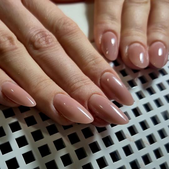 Krispy tattoo & nails usluga